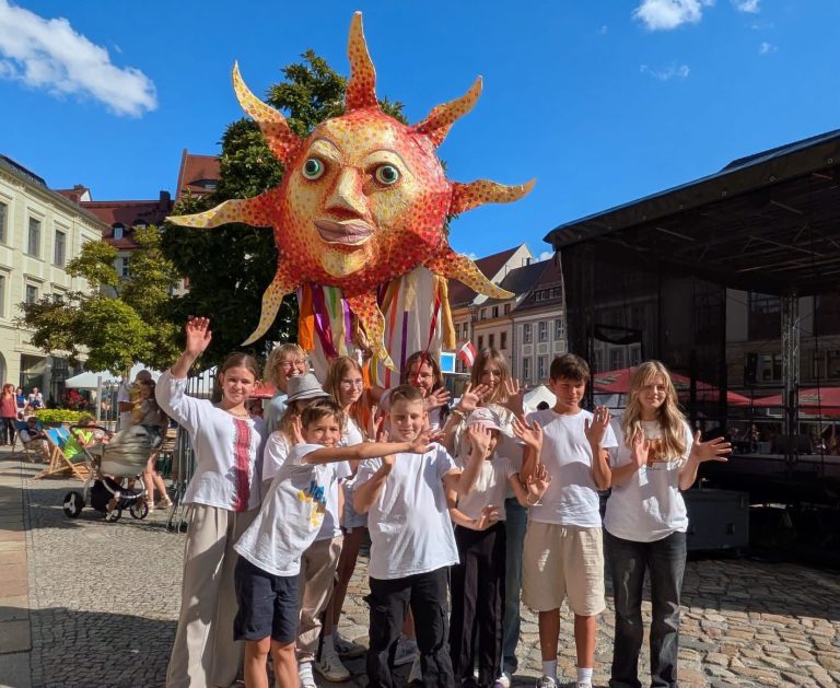 🎭 „Hinter den Masken der Lausitzer Legenden“ – eine Geschichte, die dank unserer Kinder lebendig wurde 