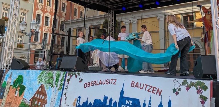 🎭 „Hinter den Masken der Lausitzer Legenden“ – eine Geschichte, die dank unserer Kinder lebendig wurde 